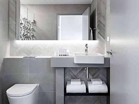 Deluxe Premium Adnate Room