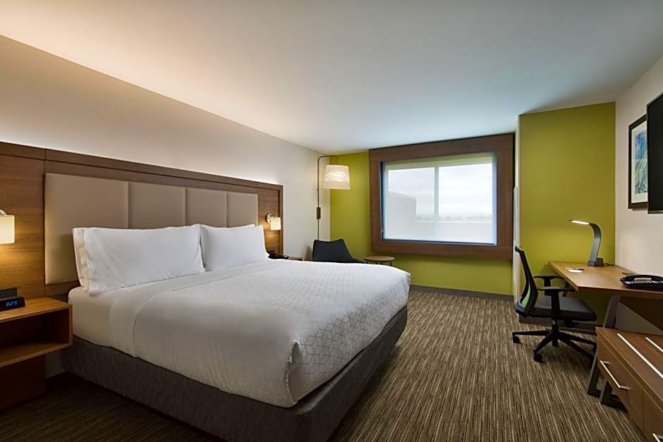 Photo 1 of 2 of Standard 1 King Bed