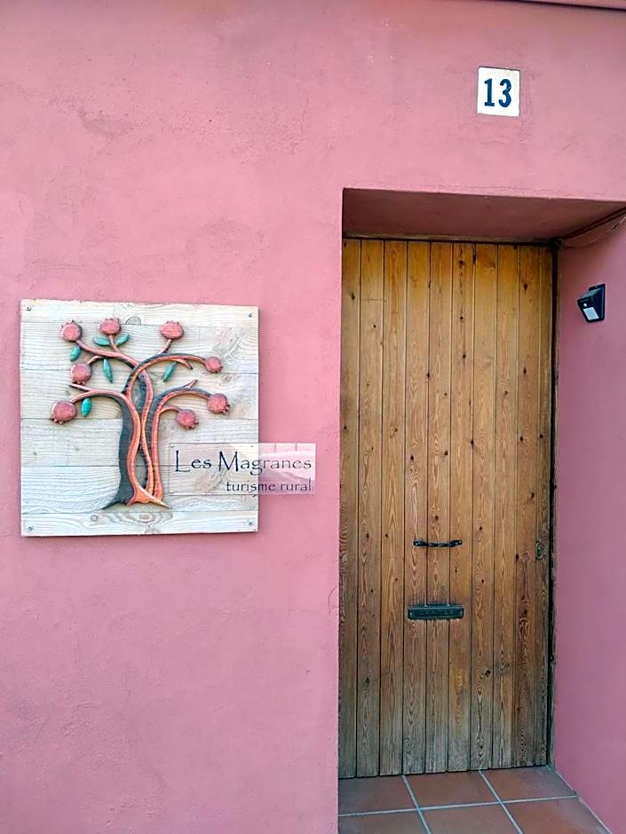 Les Magranes Bed & Breakfast