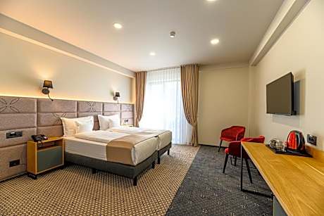 Executive Double Room (2 Adults + 1 Child)