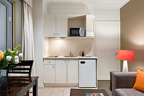 Standard one-bedroom apartment (QUEEN)