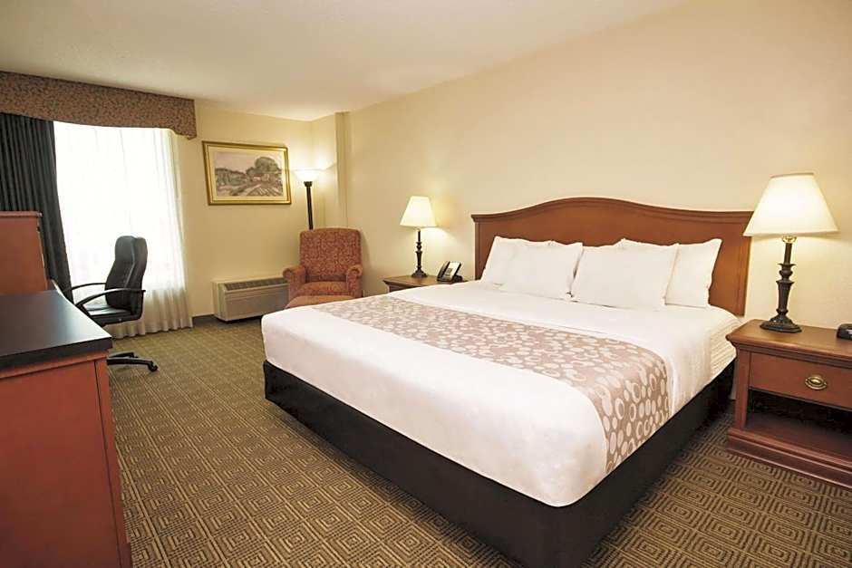 La Quinta Inn & Suites by Wyndham Downtown Conference Center