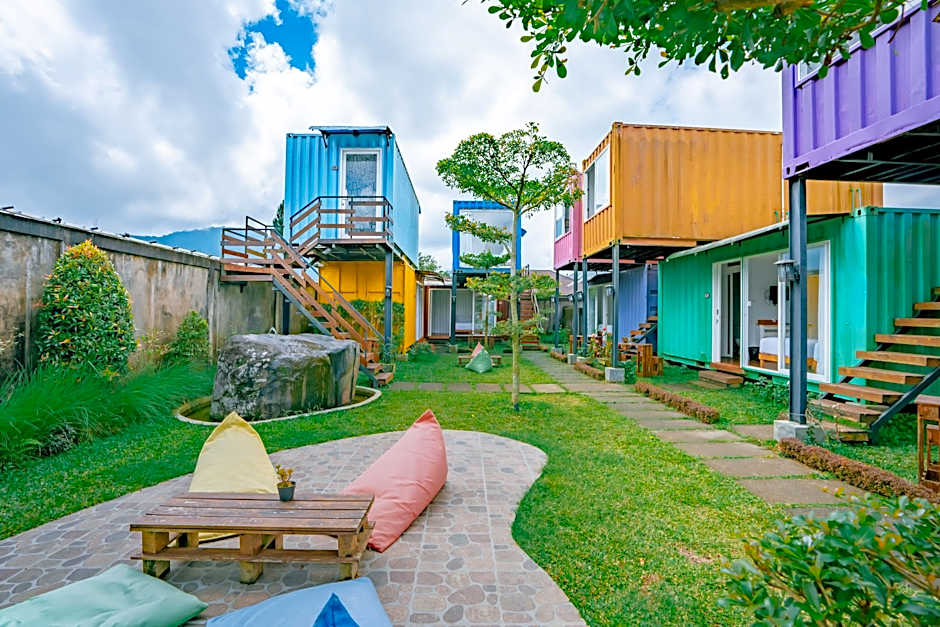 Container Smart Stay (CSS)