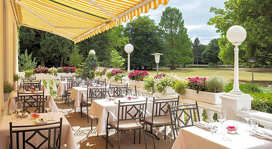 Nells Park Hotel