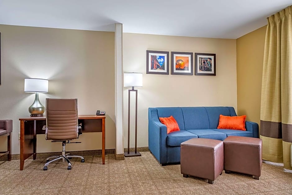 Comfort Suites Savannah Gateway I-95