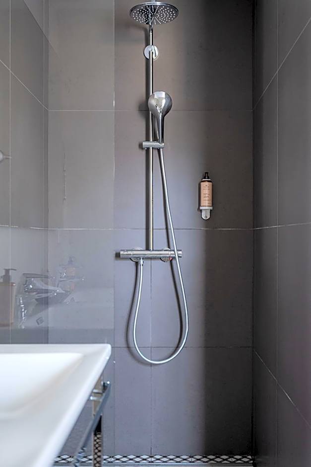 Le Chateau D'Etoges - Les Collectionneurs