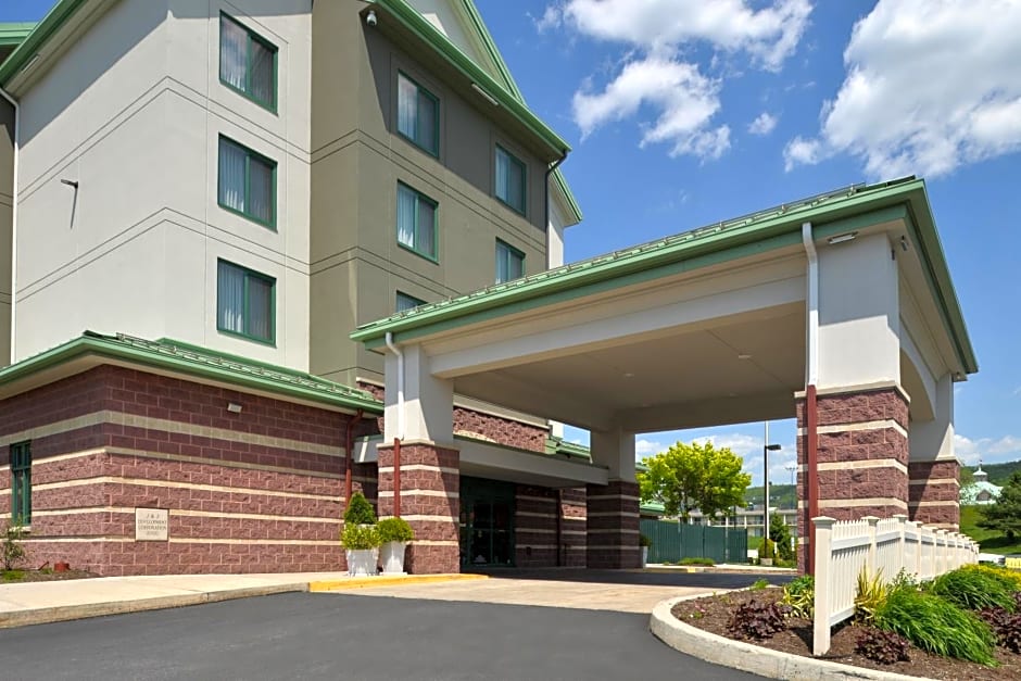 Holiday Inn Express Breezewood