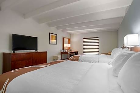 Queen Room with Two Queen Beds - Accessible/Non-Smoking