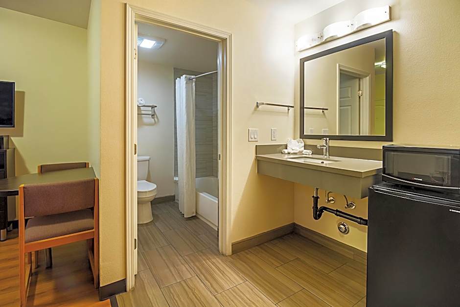 Motel 6 Hesperia, CA - East