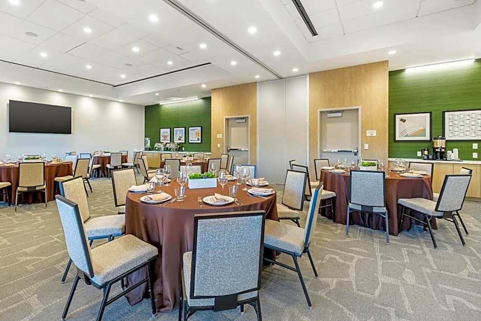 Cambria Hotel Burbank Airport