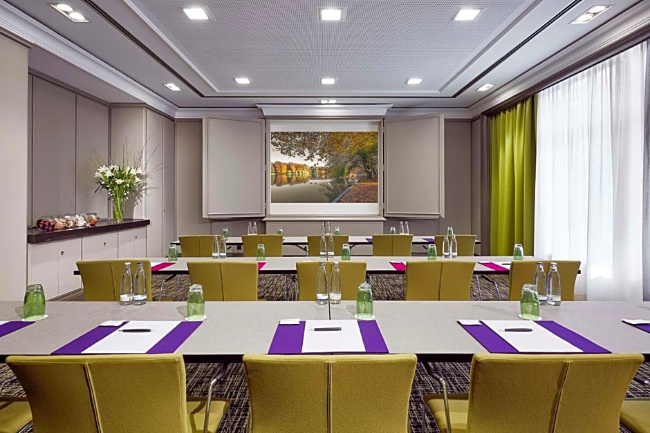 Lindner Hotel Cologne City Plaza, part of JdV by Hyatt