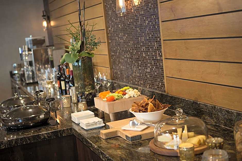 Renaissance by Marriott Allentown Hotel