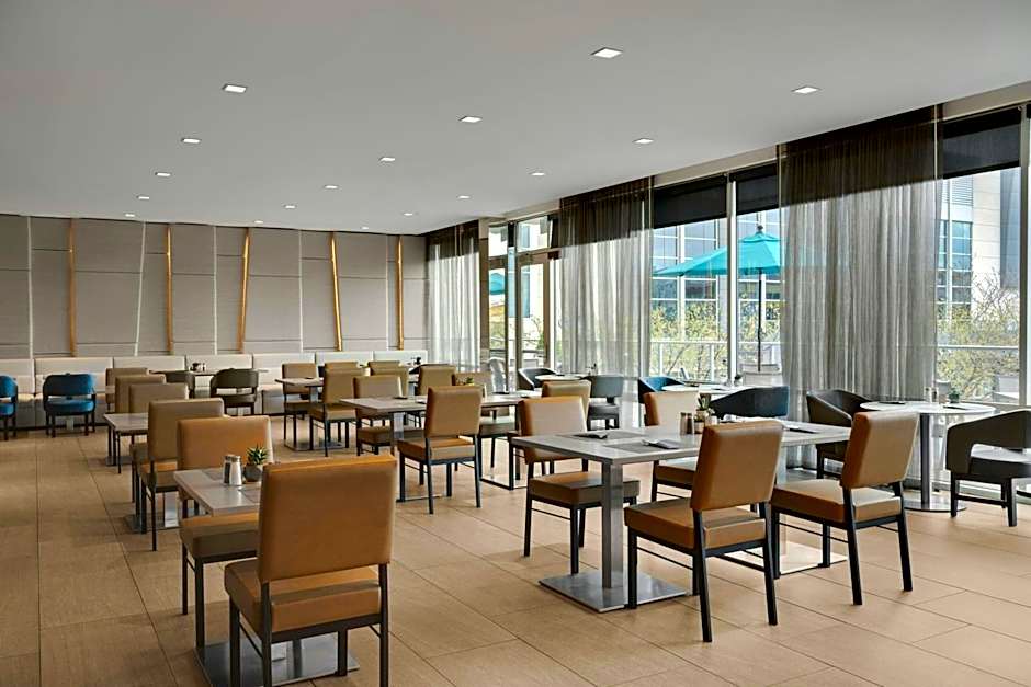 AC Hotel by Marriott Cincinnati at Liberty Center