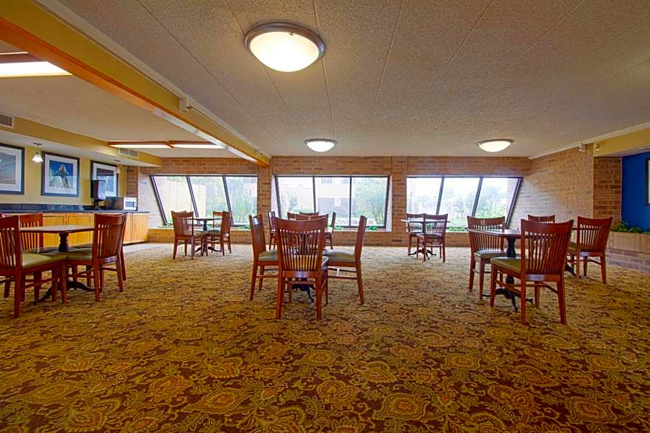 Tulsa Square Hotel Central, I-44 By OYO