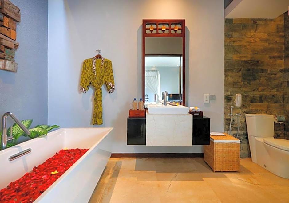 Seminyak Icon - by Karaniya Experience