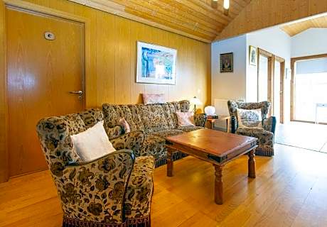 Guesthouse Flúðir - Grund
