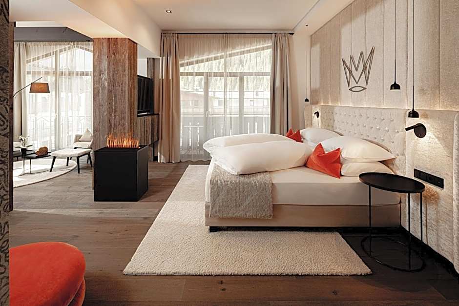 The Laurin Small & Charming