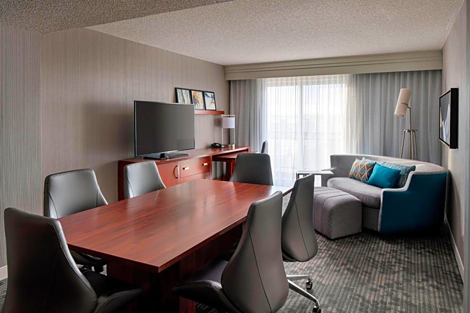 Courtyard by Marriott Denver Airport