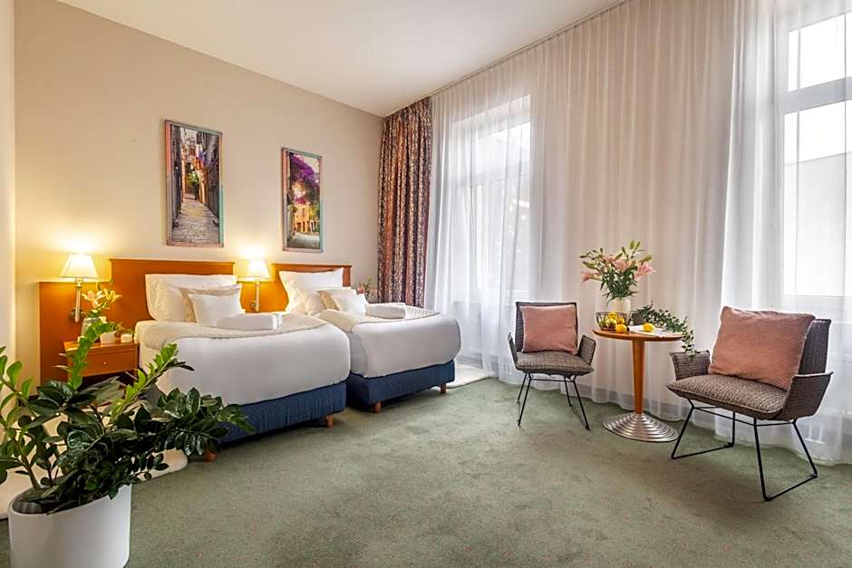 Hotel Sofia by The Railway Station Wroclaw