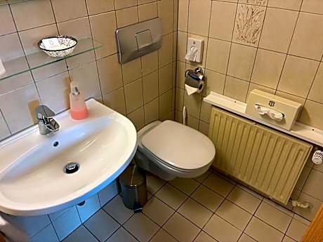 Deluxe Double Room with Shower