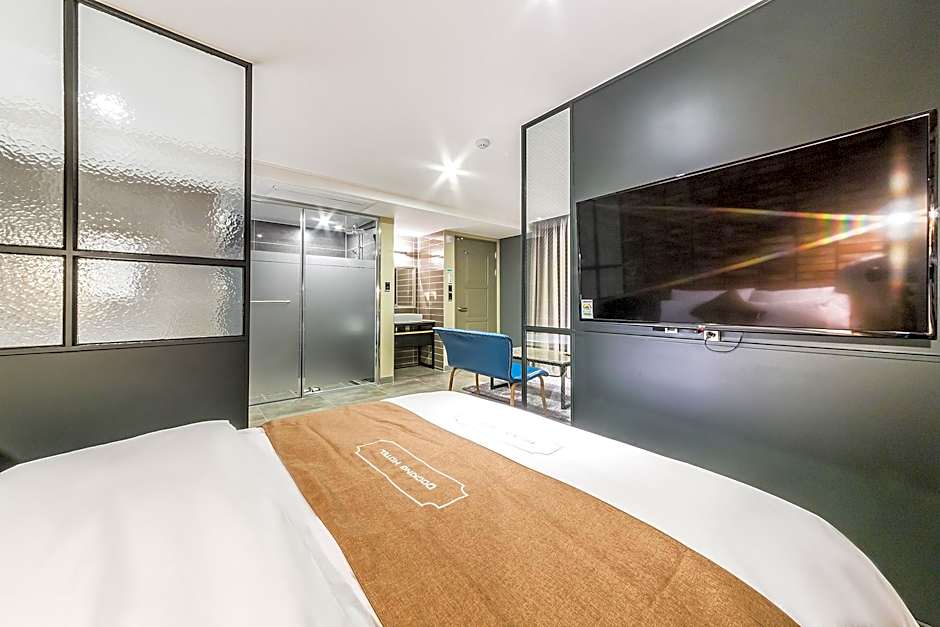 Docking Hotel
