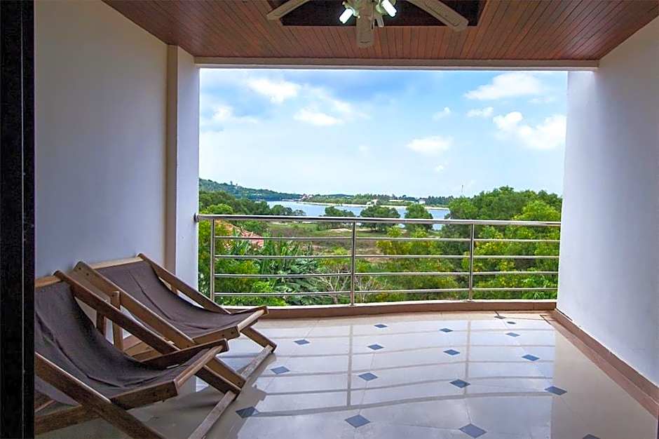 Chawenglakeview condotel 