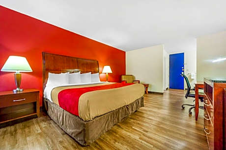 Econo Lodge Inn & Suites Brookings