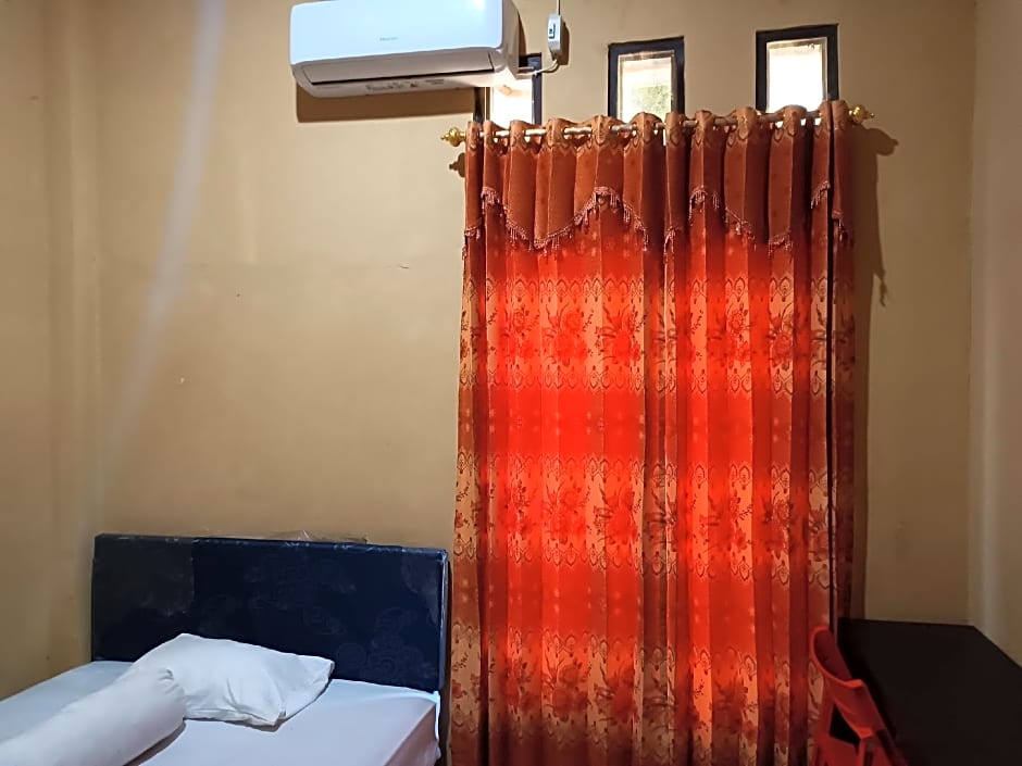 OYO 93073 Penginapan 69