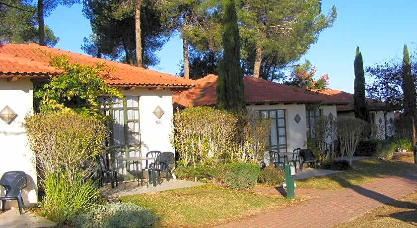 Shoresh Green Hills Hotel