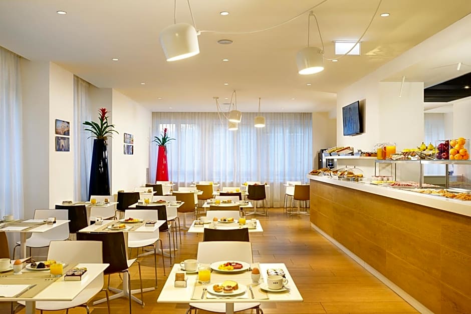 Una Hotel Century
