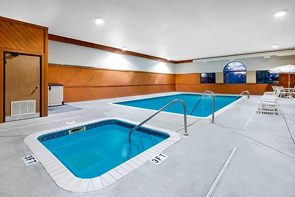 Wrangler Hotel Morris