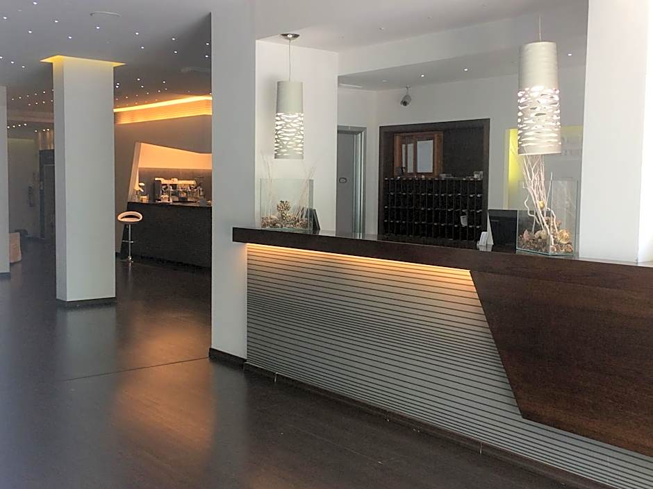 Mediterranea Hotel & Convention Center