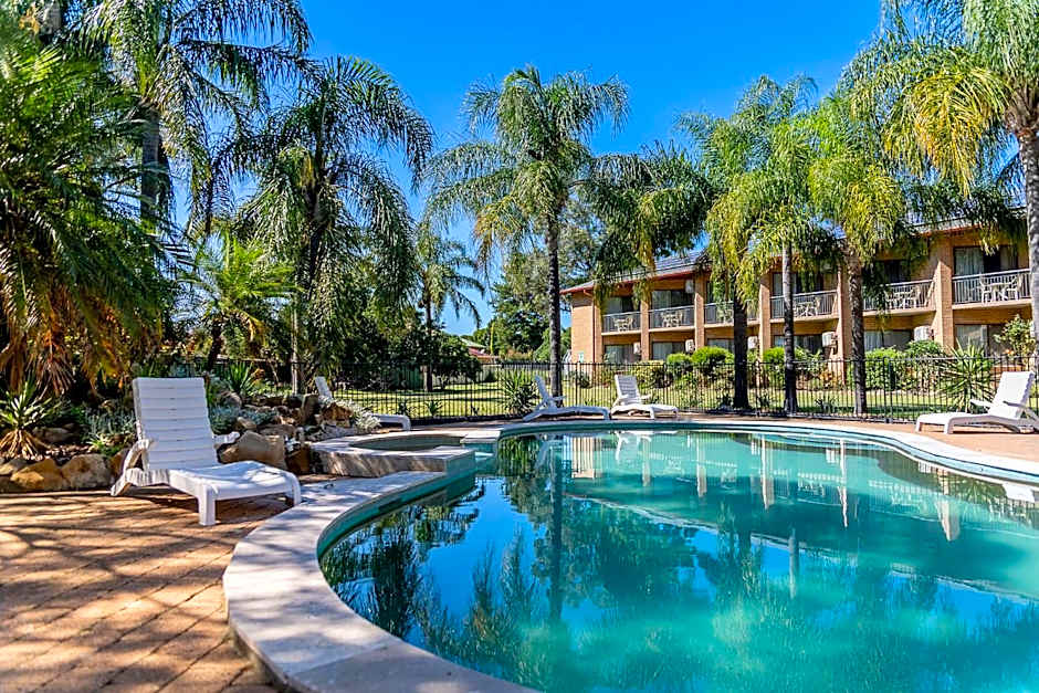 Charbonnier Motor Inn