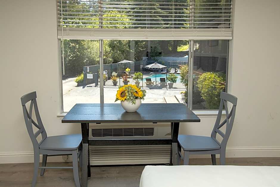 The Occidental Lodge