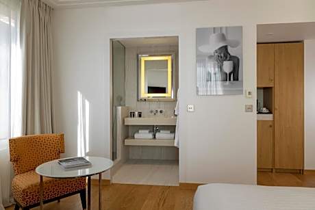 Executive Queen capacity 3