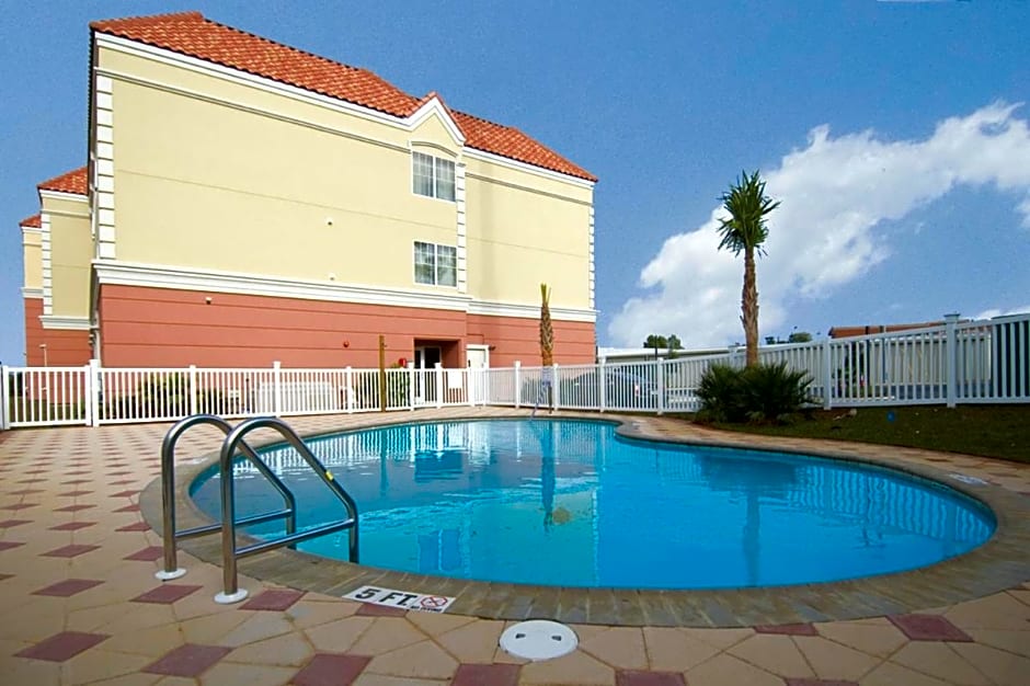 Country Inn & Suites by Radisson, Crestview, FL