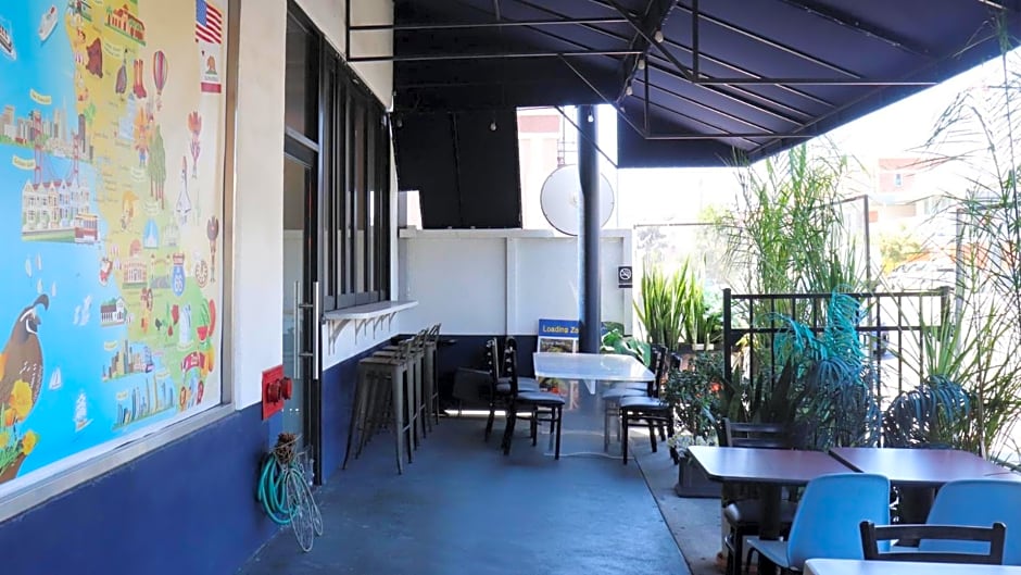 Hometel Suites