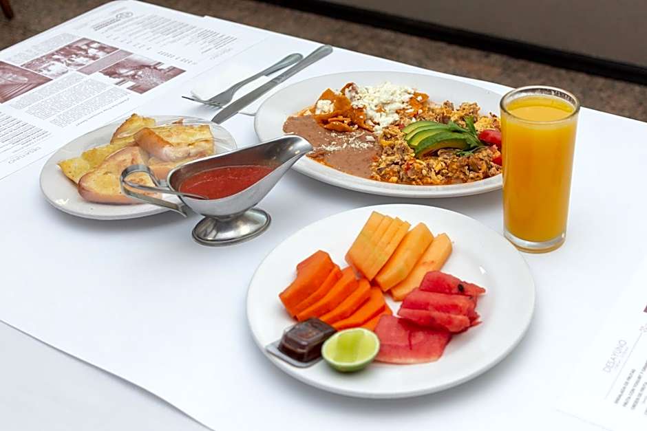 Hotel Fray Junipero Serra