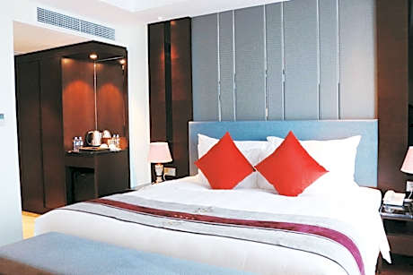 Summer Hotel
