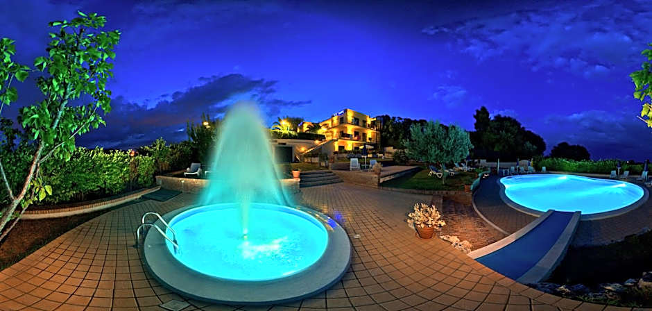 Photo 1 of 34 of Hotel Le Cave