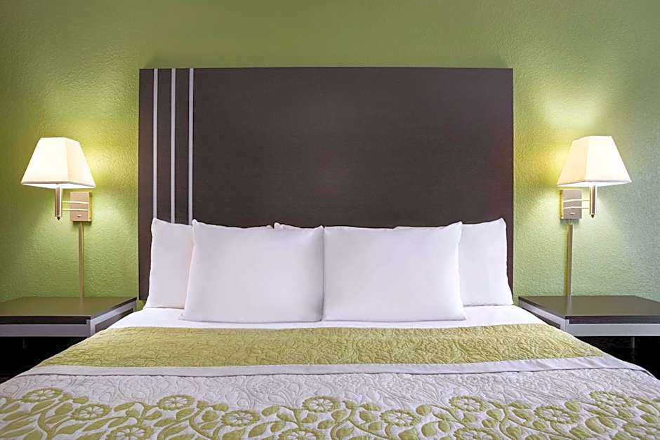 Days Inn by Wyndham Hardeeville/ I-95 State Line