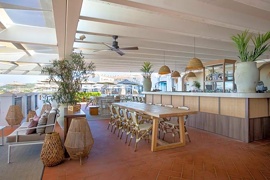 Mangia's Santa Teresa Sardinia, Curio Collection by Hilton