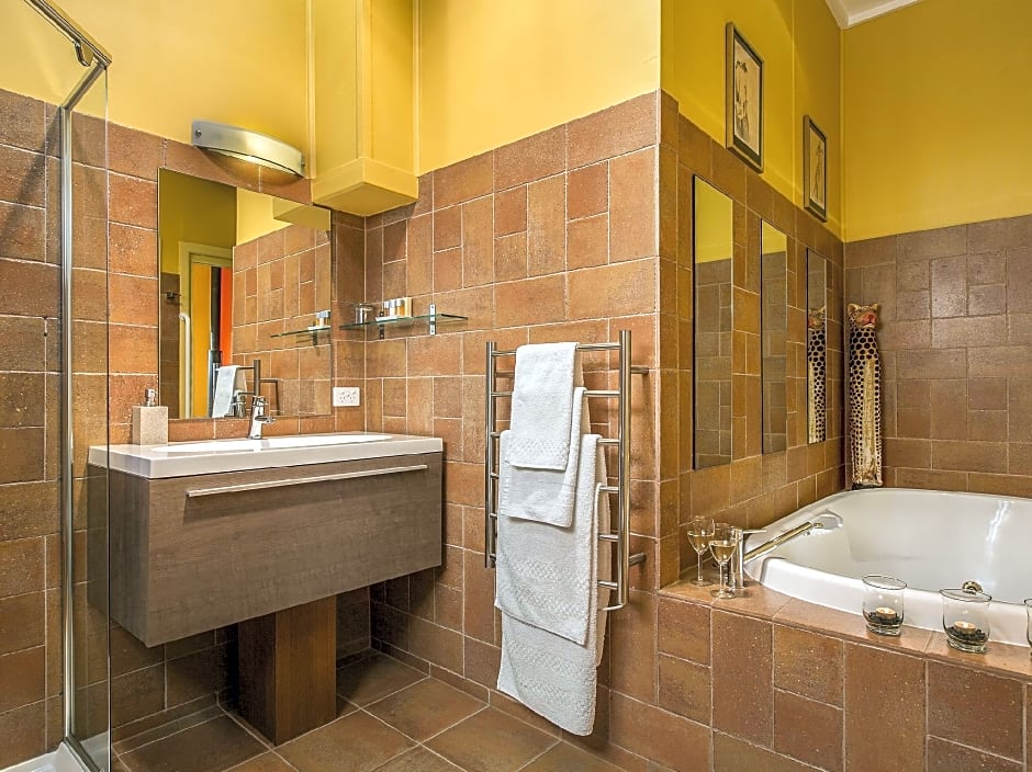 Avocado Sunset Bed and Breakfast