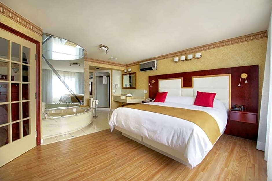Photo 1 of 3 of 1 Queen Bed Suite