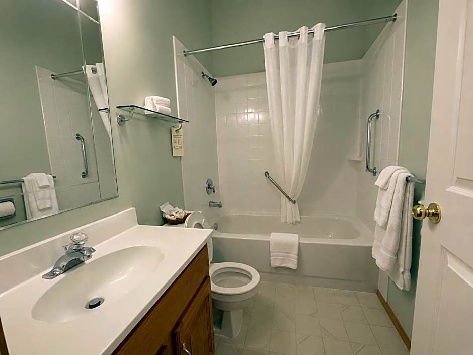 NEWCASTLE COUNTRY INN