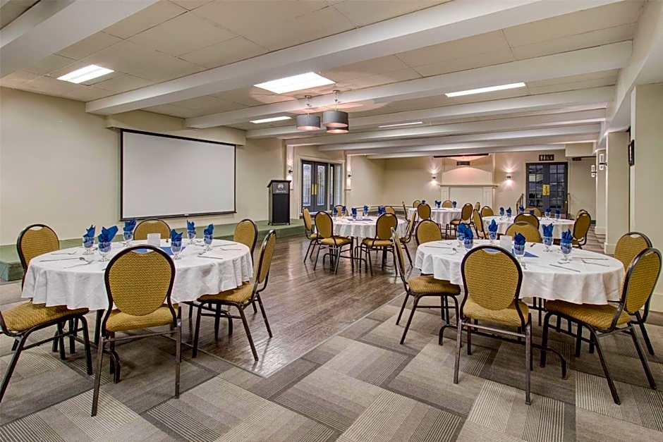 Dannys Hotel Suites; SureStay Collection by Best Western