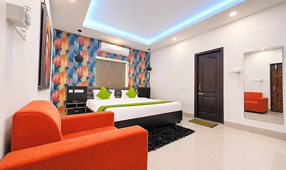 Goroomgo Effective Bollywood Hotels Bhubaneswar