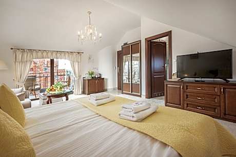 Double Room with Balcony and Harbor View