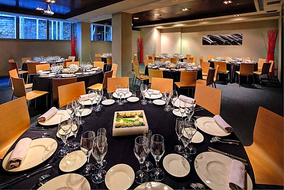Olivia Plaza Hotel