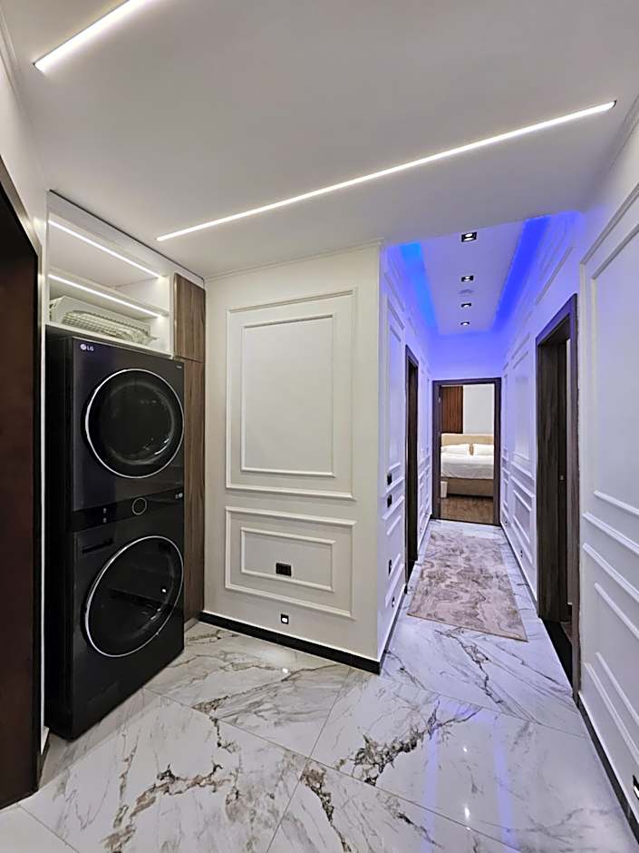 New Cairo's Poolside Oasis